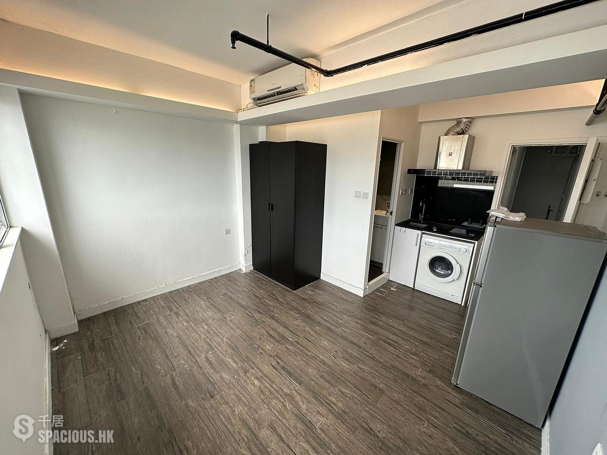 Sheung Wan - 76, Connaught Road West 01