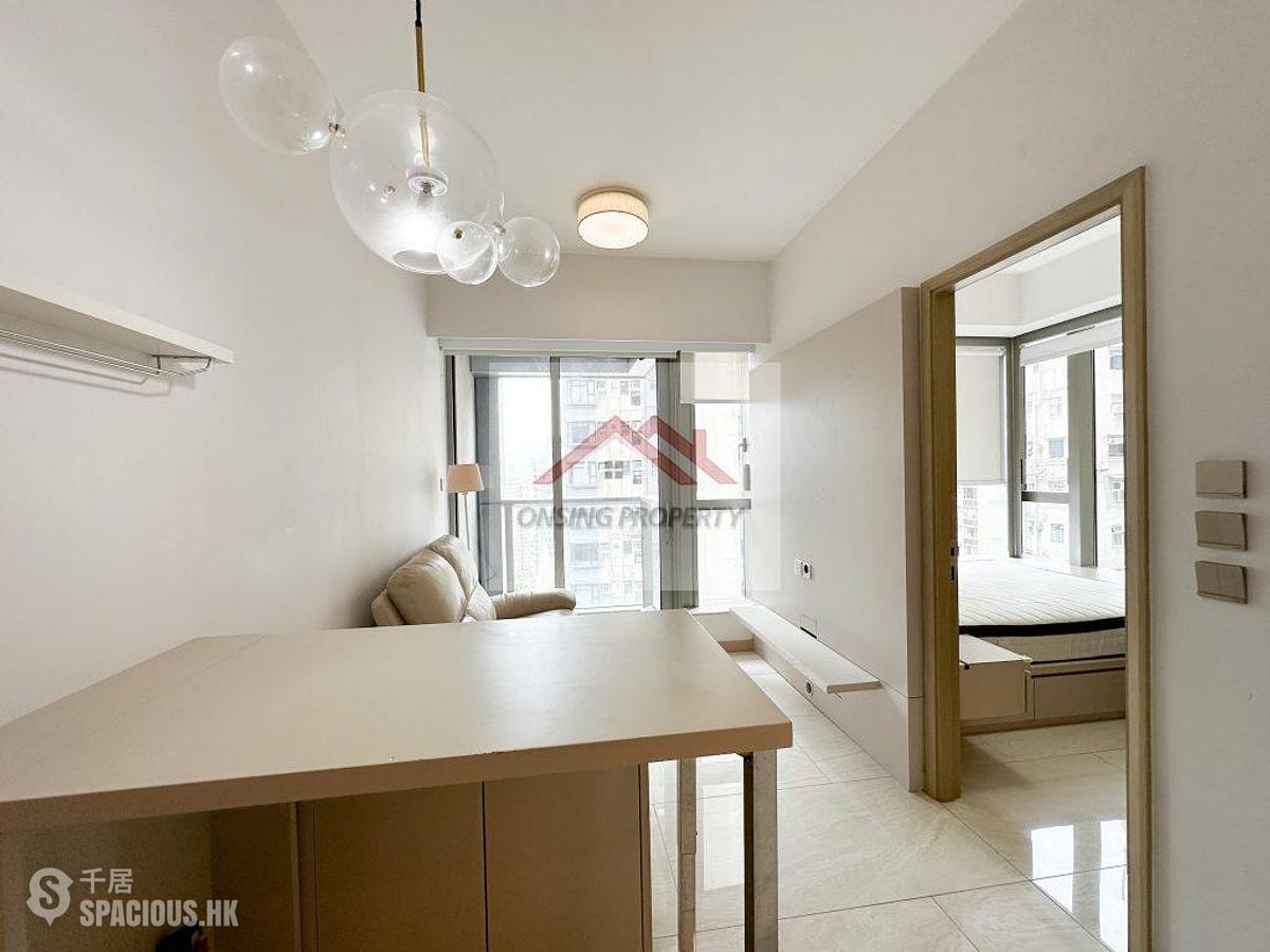 Sai Ying Pun - King's Hill 01