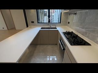 Mid Levels Central - Robinson Place Block 2 03