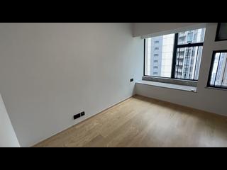 Mid Levels Central - Robinson Place Block 2 08