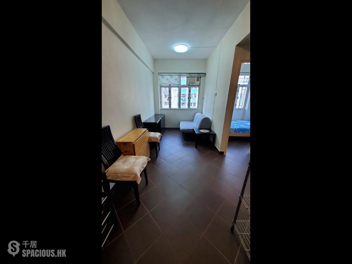 Sai Ying Pun - Hang Yue Building 01