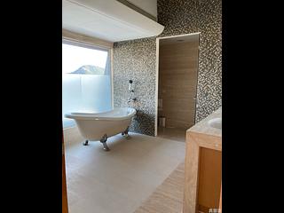 Chung Hom Kok - Pinewaver Villas 08