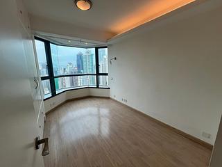 Mid Levels West - 80 Robinson Road 12