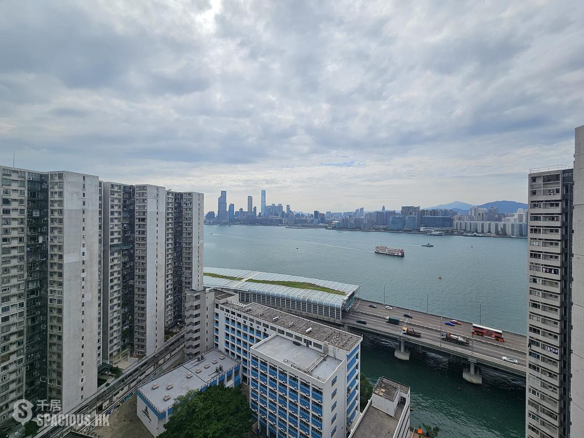 North Point - The Harbourside 01