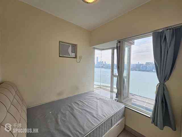 North Point - The Harbourside 06