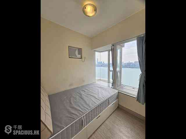 North Point - The Harbourside 07