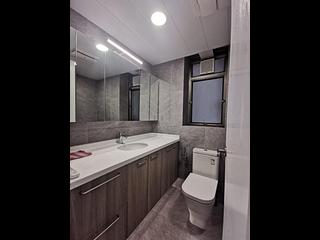 West Kowloon - Sorrento Phase 1 Block 5 10