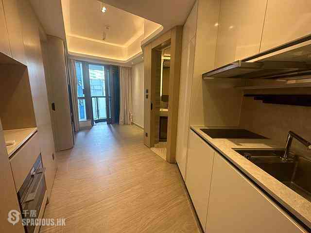 Mid Levels Central - Townplace Soho 01