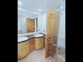 Mid Levels Central - Fairlane Tower 09