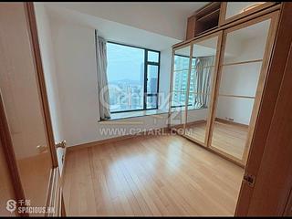 Mid Levels Central - Fairlane Tower 08