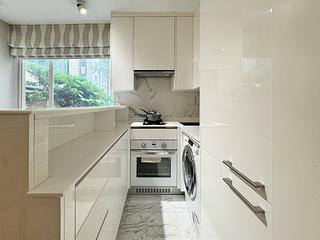 Mid Levels Central - Ying Fai Court 06