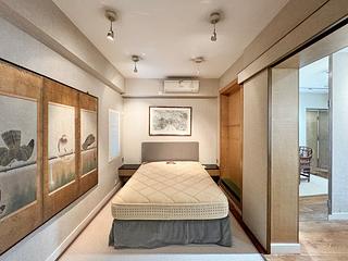 Mid Levels Central - Ying Fai Court 07