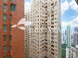 Mid Levels Central - Merry Court 02