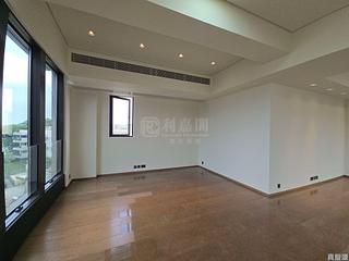 Chung Hom Kok - City Icon Block 1 03