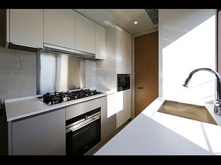 Chung Hom Kok - City Icon Block 1 05