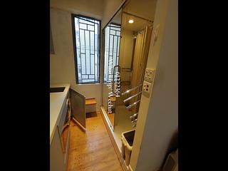 Poho - 138-142, Hollywood Road 13