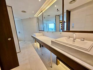 Mid Levels Central - Regence Royale Tower 1 09