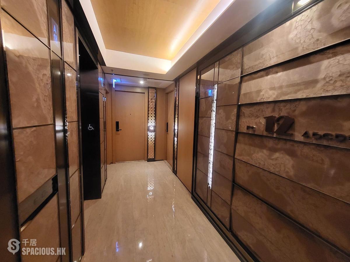 Sai Ying Pun - King's Hill 01