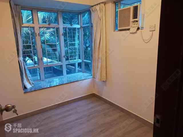 Tseung Kwan O - Well On Garden Block 4 03