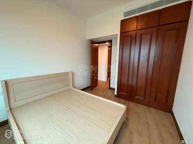 Mid Levels Central - Regence Royale Tower 1 05