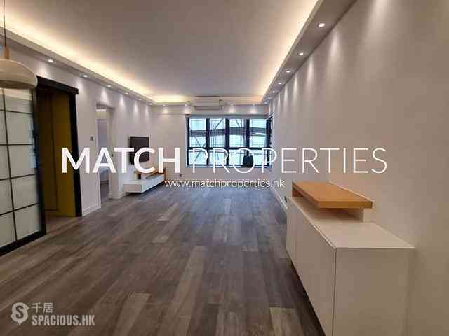 Mid Levels Central - Elegant Terrace 01