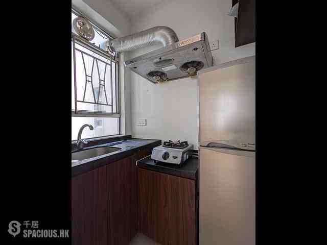 North Point - Fung Cheong Building 04