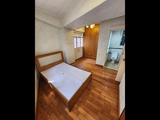 Sai Ying Pun - Sun Luen Building 18