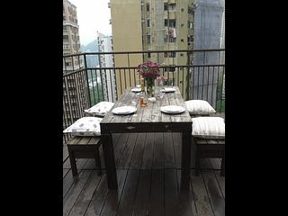 Mid Levels Central - Good View Court 04
