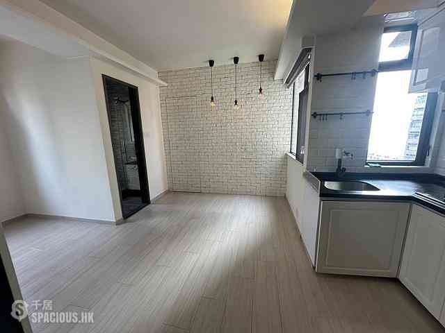North Point - Fung Cheong Building 05
