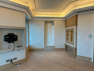 Mid Levels Central - Regence Royale Tower 1 07