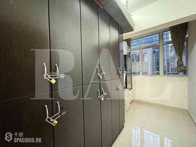 Poho - 152-154, Hollywood Road 05