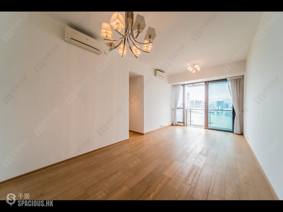 Wan Chai - The Gloucester 01