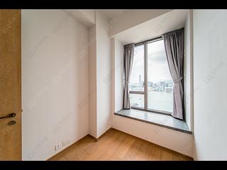 Wan Chai - The Gloucester 13