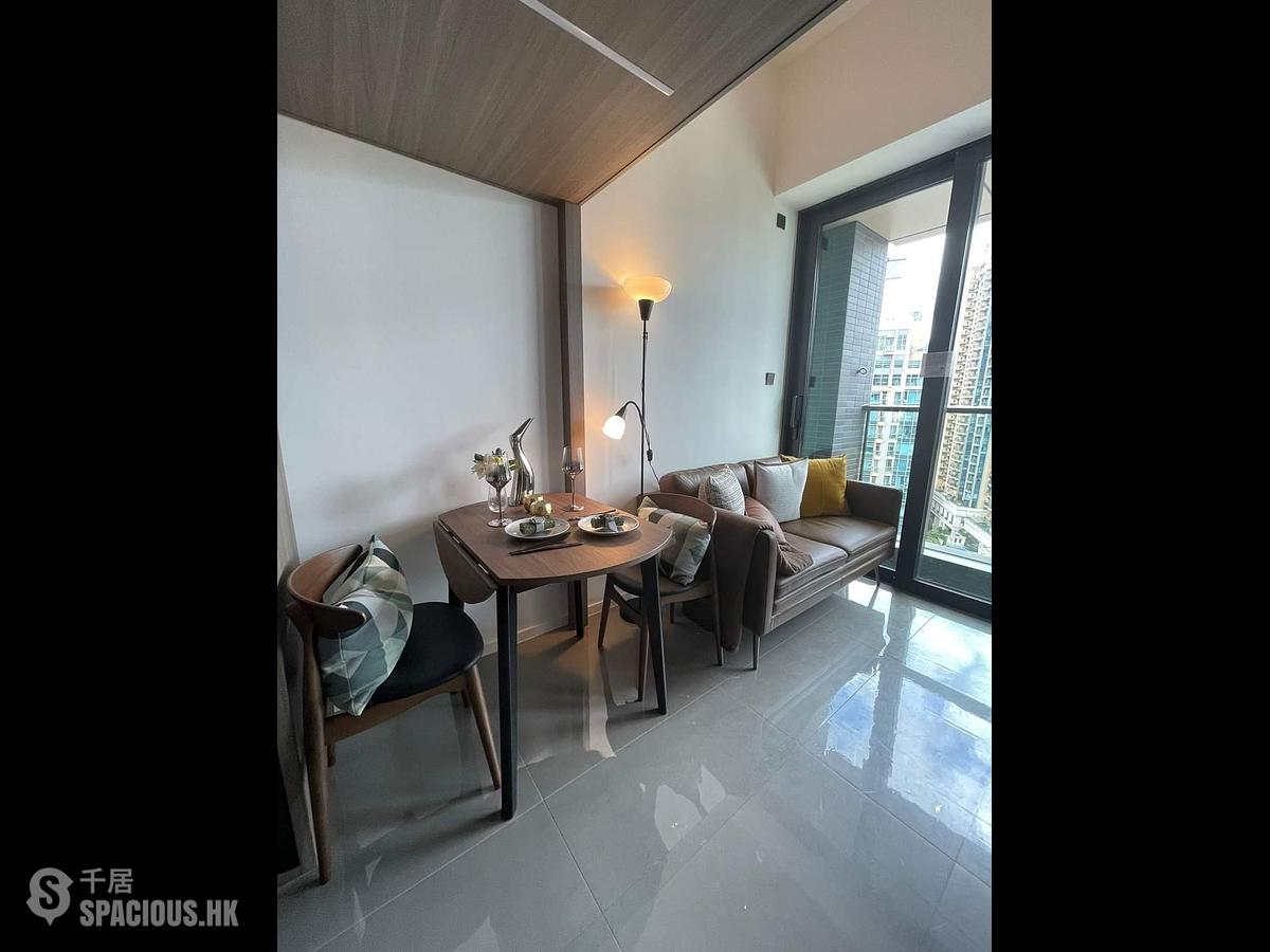 Tai Kok Tsui - Larchwood 01