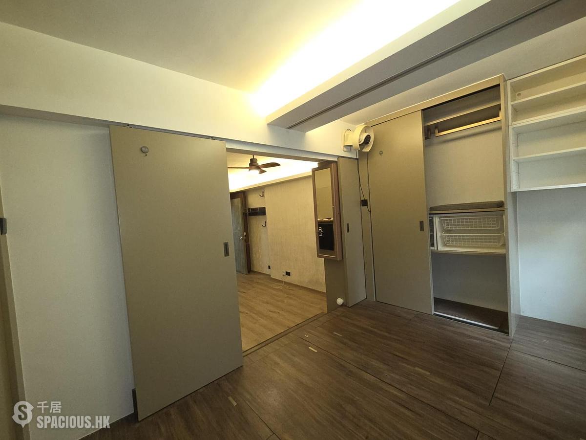 Kennedy Town - Luen Gay Apartments 01