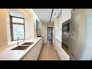 Mid Levels East - Bamboo Grove 05