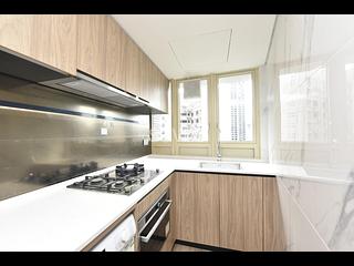Mid Levels Central - St. Joan Court 03