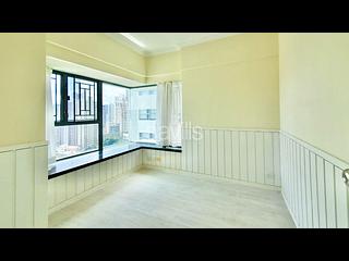Mid Levels West - 80 Robinson Road 04