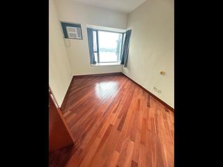 Tai Kok Tsui - The Long Beach Tower 6 03
