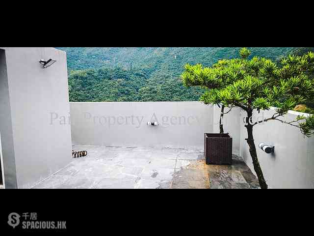 Quarry Bay - Mount Parker Lodge 01