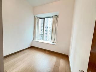 Mid Levels West - 80 Robinson Road 05
