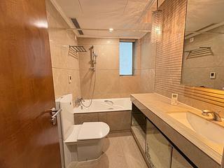 Mid Levels West - 80 Robinson Road 07