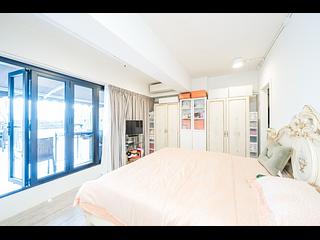 Wan Chai - Hyde Centre 11