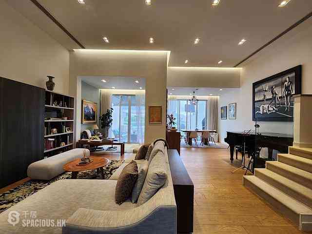 Chung Hom Kok - 33, Cape Road 01