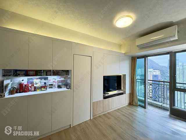 Kennedy Town - The Merton 01