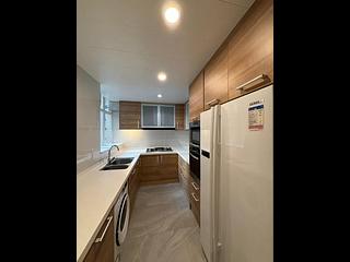 Hung Hom - Laguna Verde Phase 1 Green Wood Block 2 03