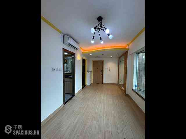 Tuen Mun - Parkland Villas Block 6 03