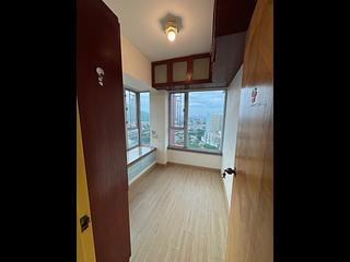 Tuen Mun - Parkland Villas Block 6 09