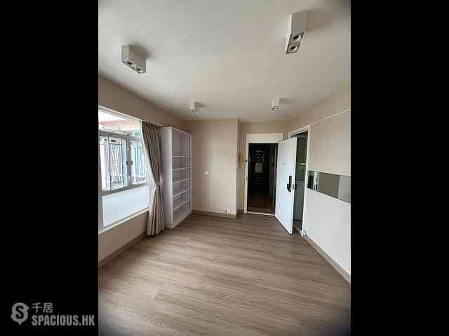 Sai Ying Pun - King Ming Mansion 01