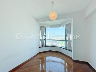 Mid Levels West - 80 Robinson Road 11